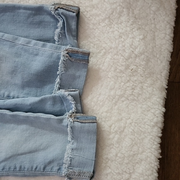 The Children's Place Light Blue Frayed Hem Jeans Bundle of 2 Sz 4T - Picture 5 of 8